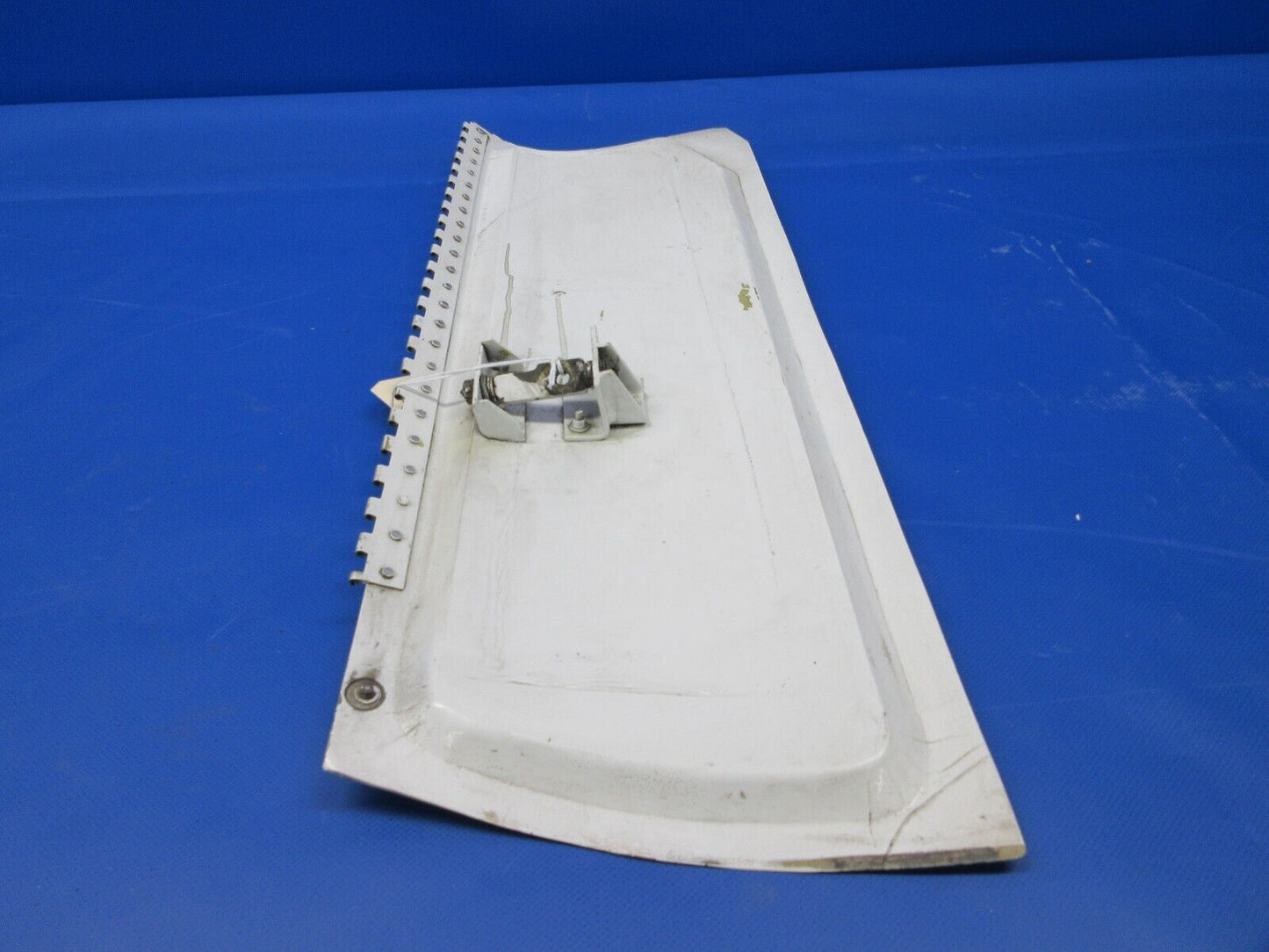 Beech King Air 200 Main Gear Door LH OTBD RH INBD P/N 99-810030-3 (0224-1370)
