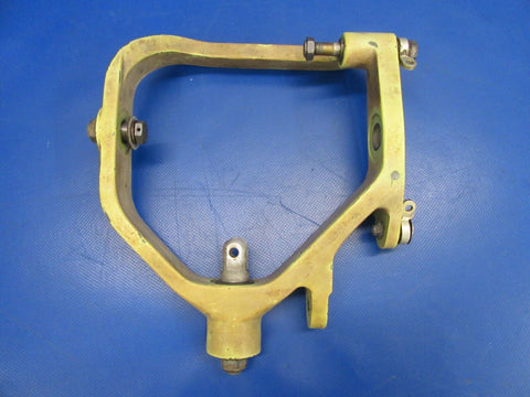 Beech Sierra B-24R Yoke Assy Nose Gear Steering P/N 169-820039-1 (0719-286)