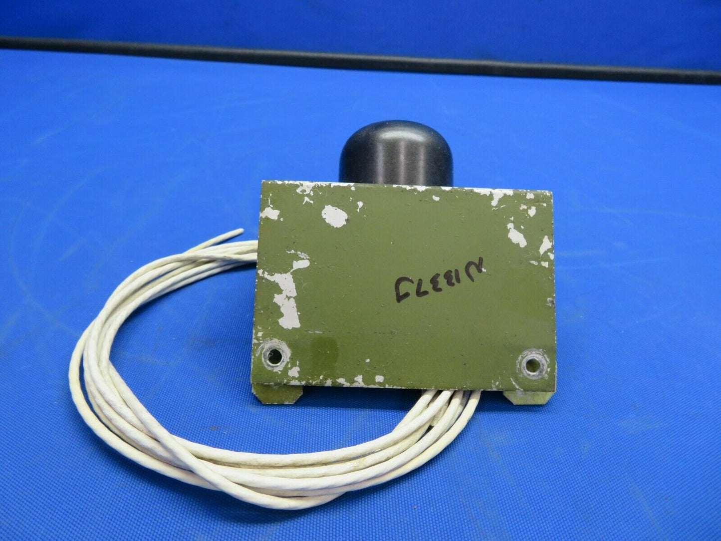 King KMT 112 Magnetic Azimuth Transmitter 28V w / Bracket 071-1052-00 (0920-71)