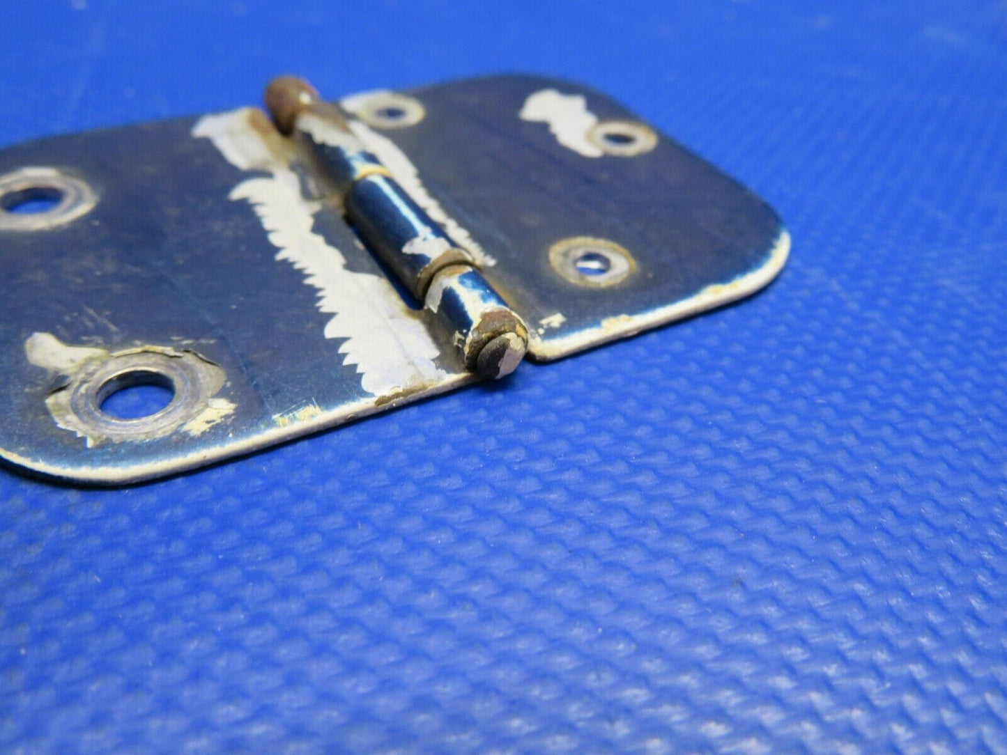 1964 Cessna 172F / 172 Lower Hinge LH Cabin Door P/N 0511280-3 (0221-133)