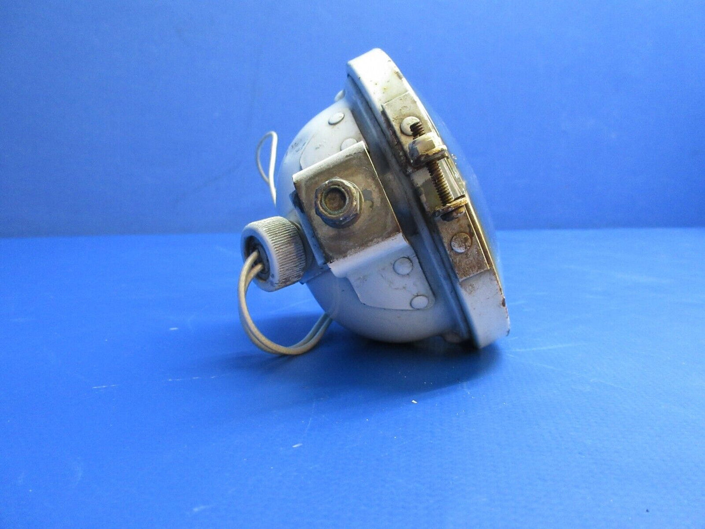 Cessna 411 Taxi Light Assy P/N 0842215-8 (1023-1009)