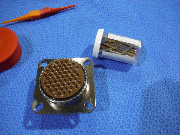 Amphenol Circular Connectors  P/N D38999/20FH53SN   (1015-24)