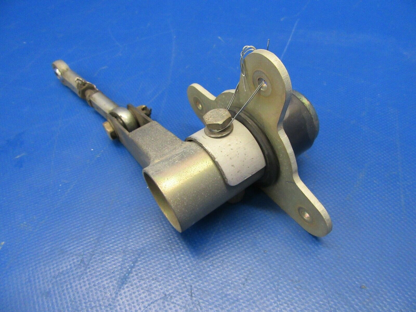 Cirrus SR-22 Flap Weldment and Bellcrank P/N 10318-005, 10323-0030 (1019-343)