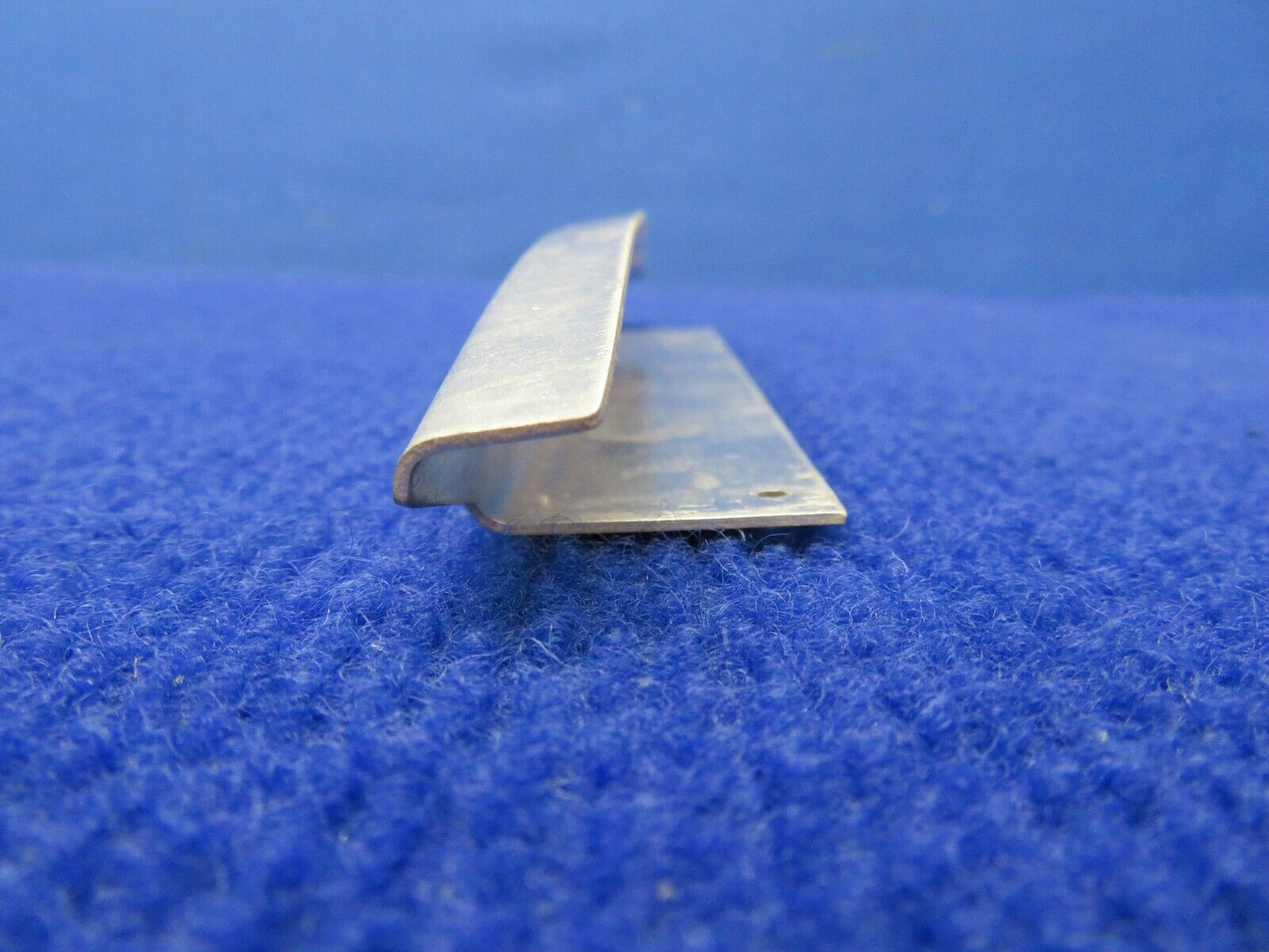 Cessna Hinge Mount RH P/N 1213073-2 NOS (0522-77)