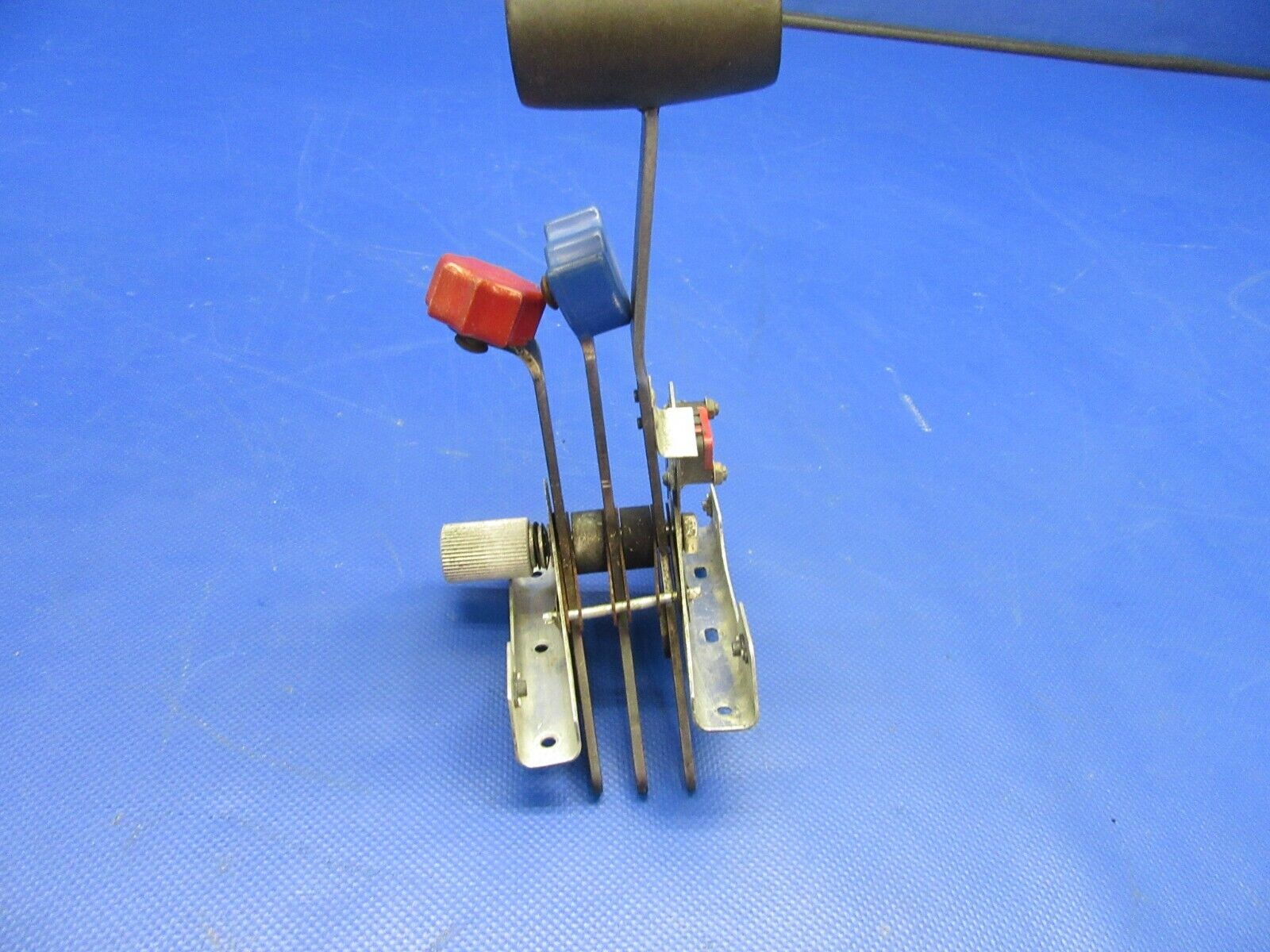 Piper 28R-180 Engine Controls Quadrant Levers P/N 67210-00, 67210-000 (0621-518)