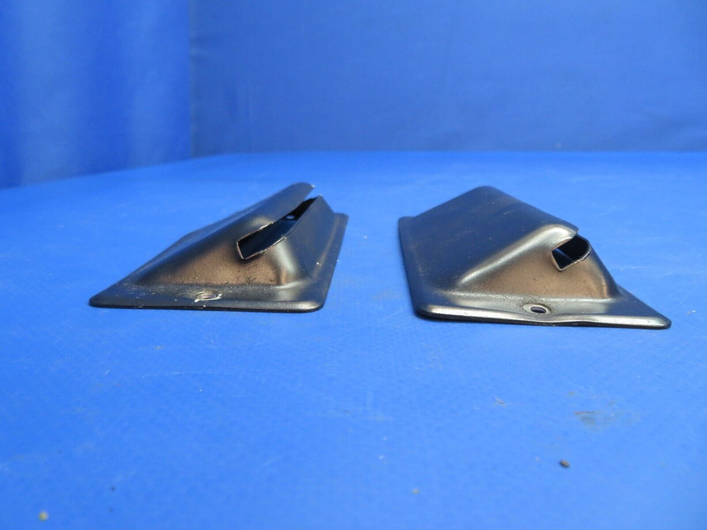 Piper PA-34-200T Seneca II Defroster Air Outlet P/N 65318-00 LOT OF 2 (0223-903)