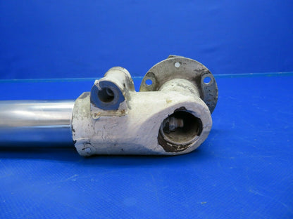 Beech Baron 95-A55 Strut & Fork Main Gear RH P/N 35-815192-6 (0420-351)
