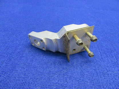 Cirrus SR-22 Axle Fitting Main Gear P/N 18103-001 (0122-378)