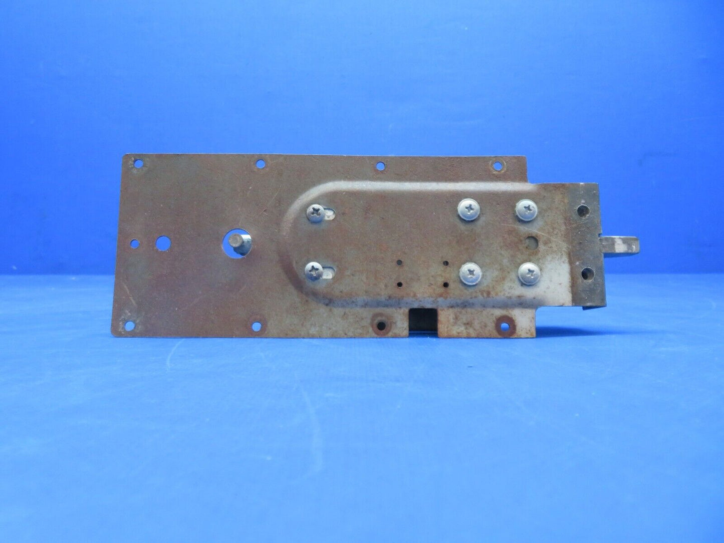 Cessna 150 / 150L LH Cabin Door Latch Assy P/N 0413387-3 FOR PARTS (0823-609)