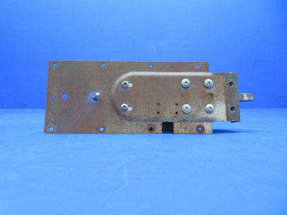 Cessna 150 / 150L LH Cabin Door Latch Assy P/N 0413387-3 FOR PARTS (0823-609)