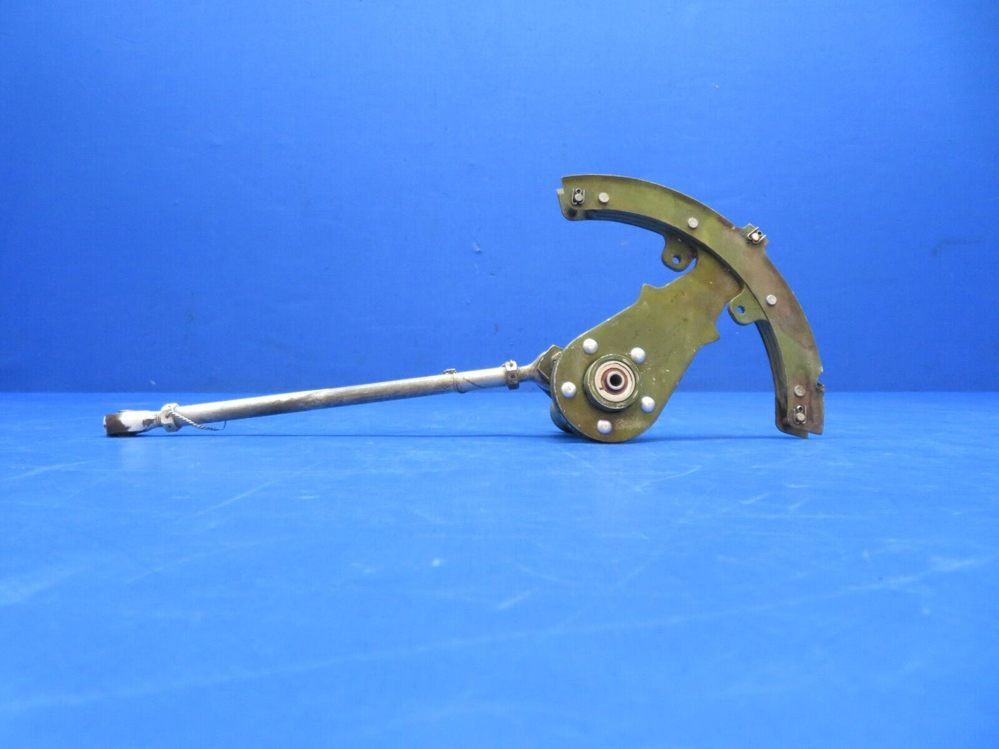 Cessna 310 / 310Q LH Aileron Bellcrank & Rod Assy P/N 5025018-1 (0823-776)