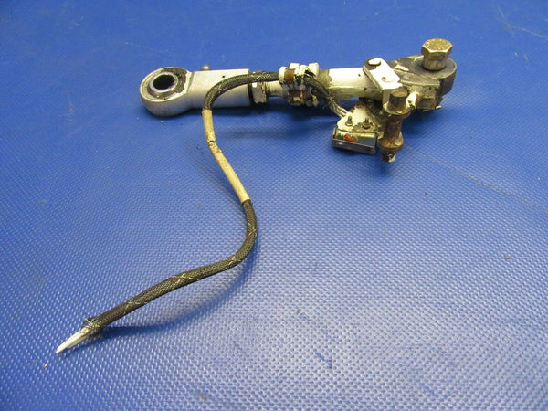 Piper PA-32RT-300 Lance Link Main Gear w/ Switch LH 67797-004 (0621-663)