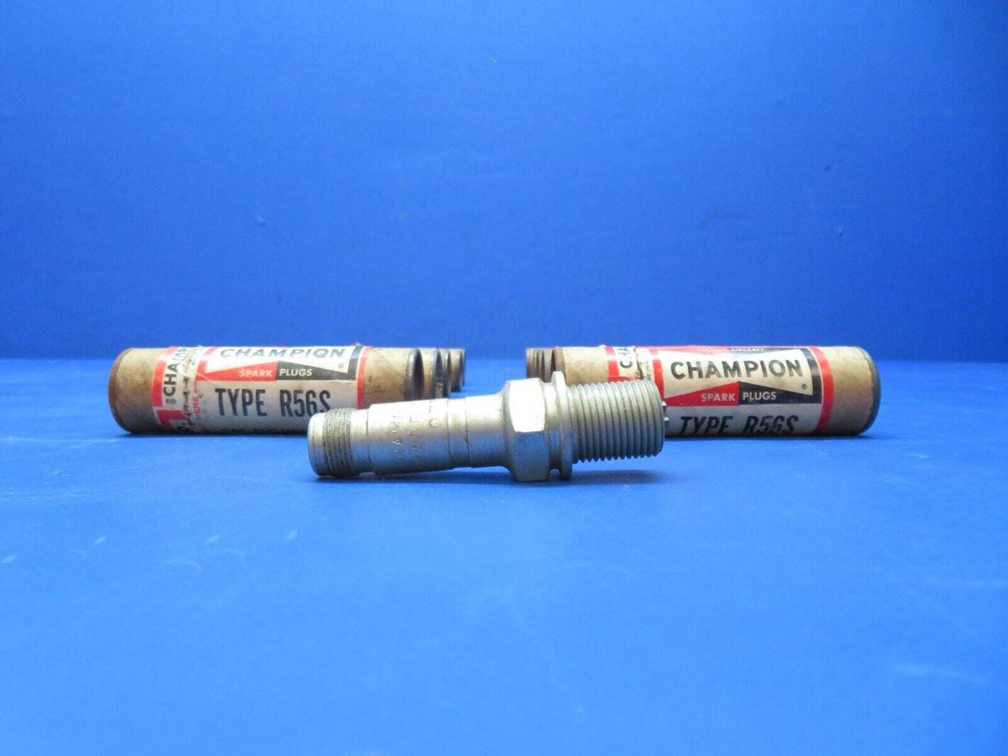 Champion R56S Spark Plug NEW OLD STOCK LOT OF 13 (0923-554)