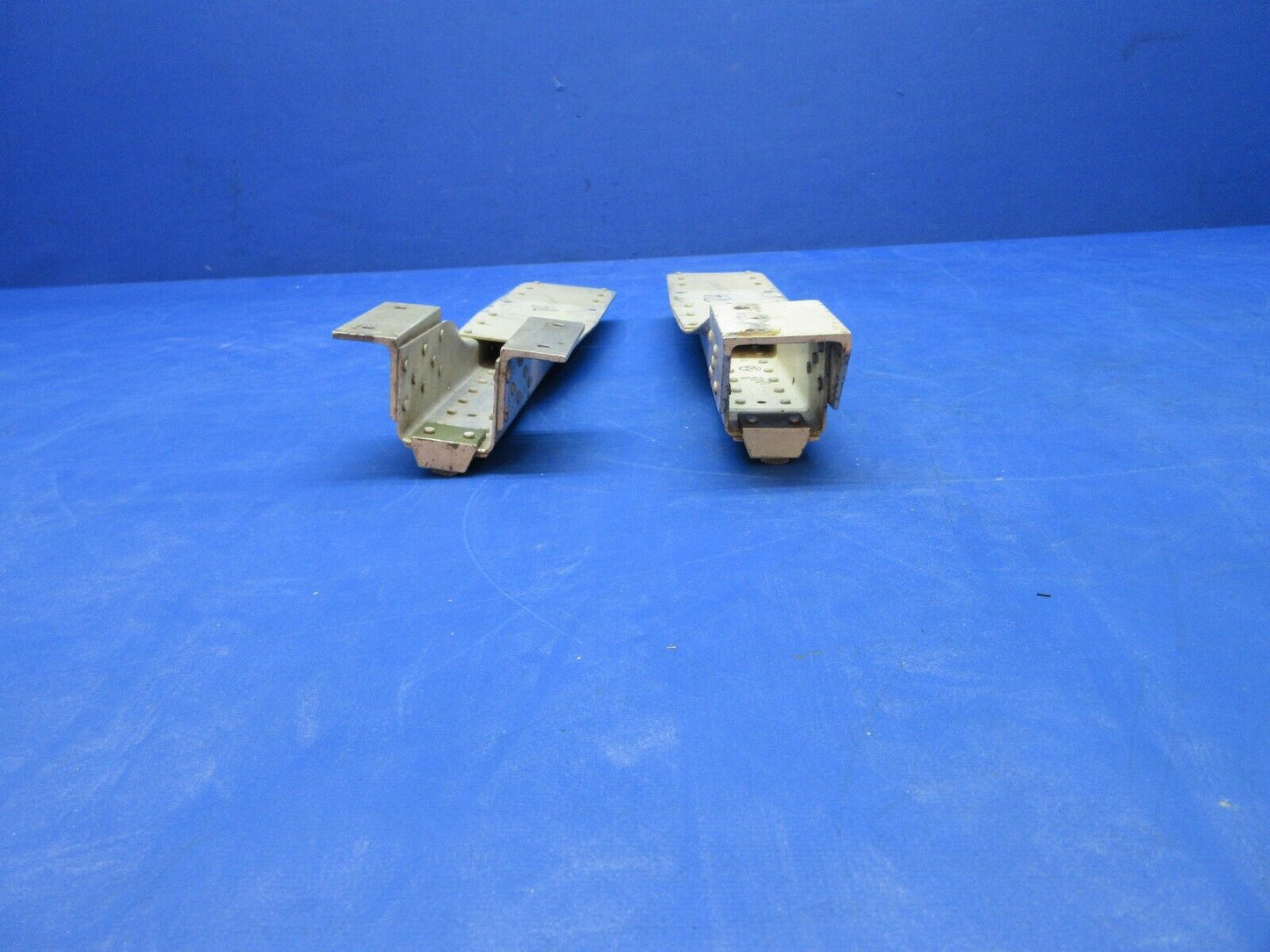 Cessna 310 / 310I RH Seat Track Assy INBD & OTBD P/N 0812987-6 (1023-705)