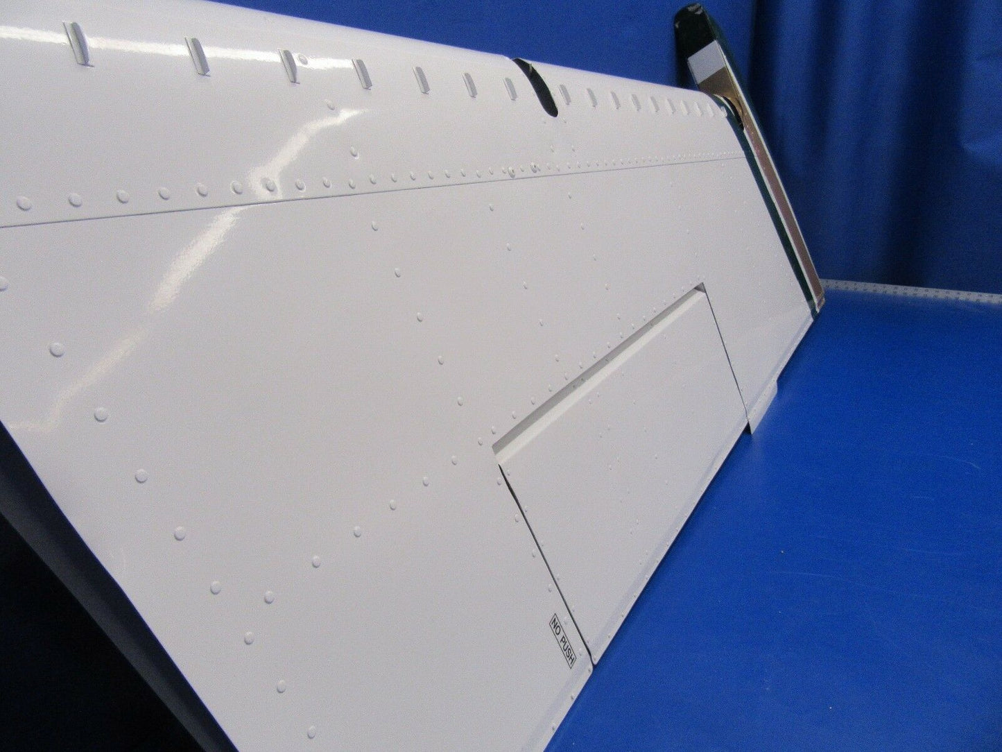 Beech Baron 95-B55 Horizontal Stabilizer RH P/N 95-620010-634 (0118-233)