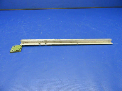 Beech Baron 95-B55 Seat Track Middle Row INBD / OTBD P/N 002-430021-39 (1121-369