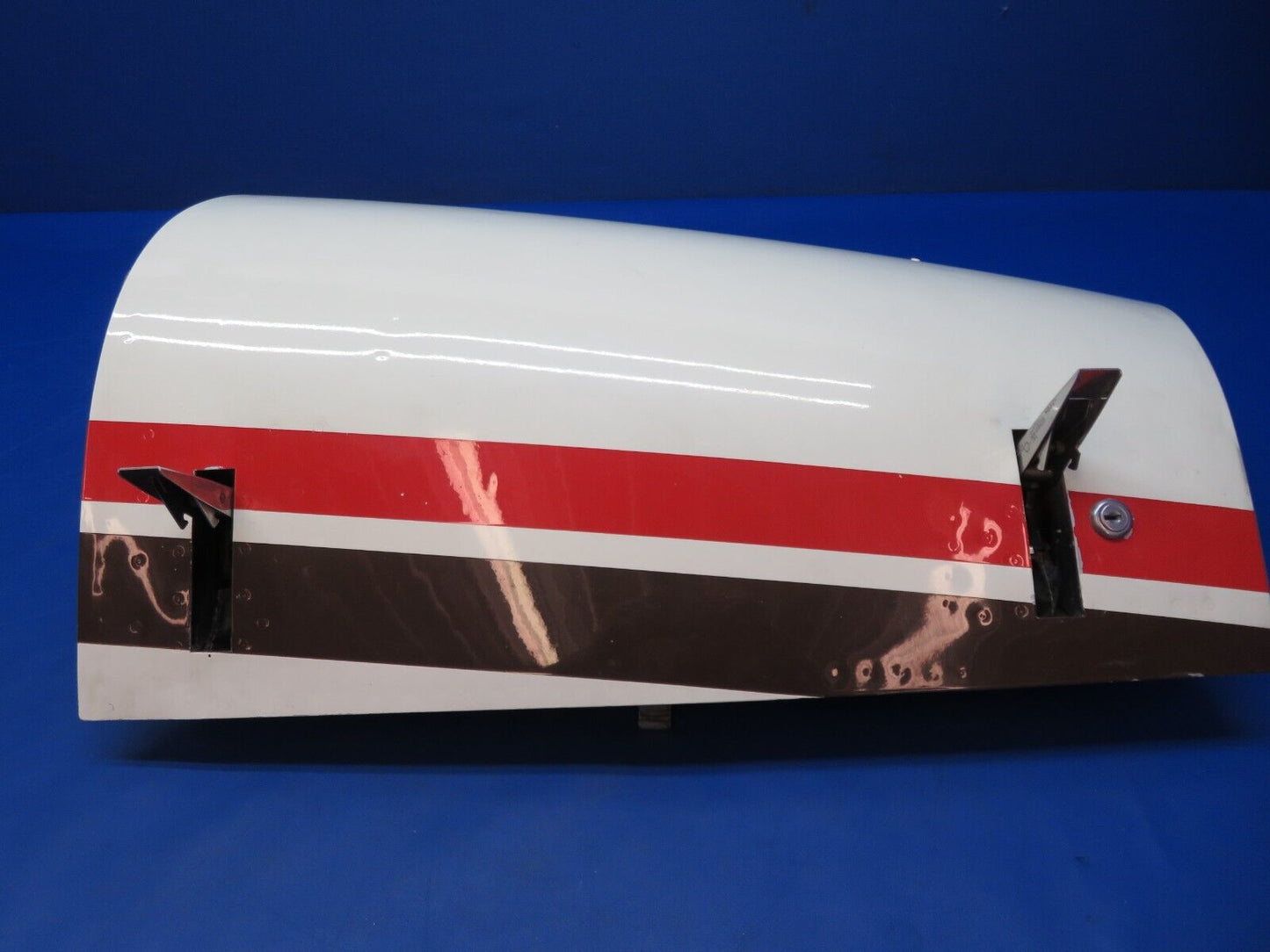 Beech 95-B55 Nose Baggage Compartment Door w/ Key  P/N 002-410055-3 (0523-1022)