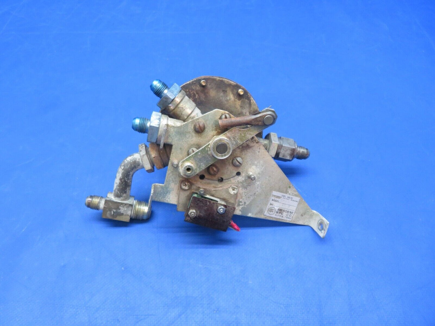 Cessna 310 / 310Q Airborne Fuel Valve Assy P/N 1H13-14 (0923-335)