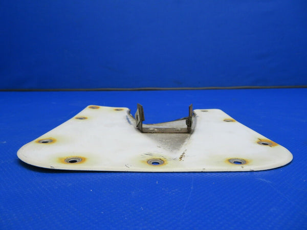 Piper PA-28-140 Main Gear Plate Assy Fairing RH 65688-01, 65688-001 (1220-407)