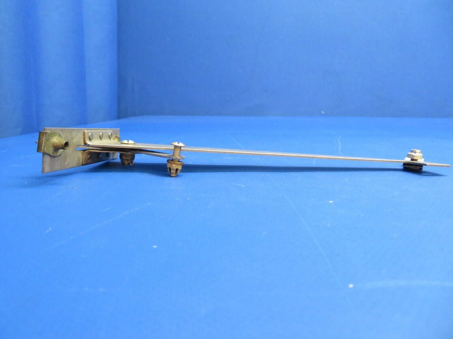 Piper PA-28R-200 Arrow Control Mount Alternate Air P/N 66835-00 (1022-651)