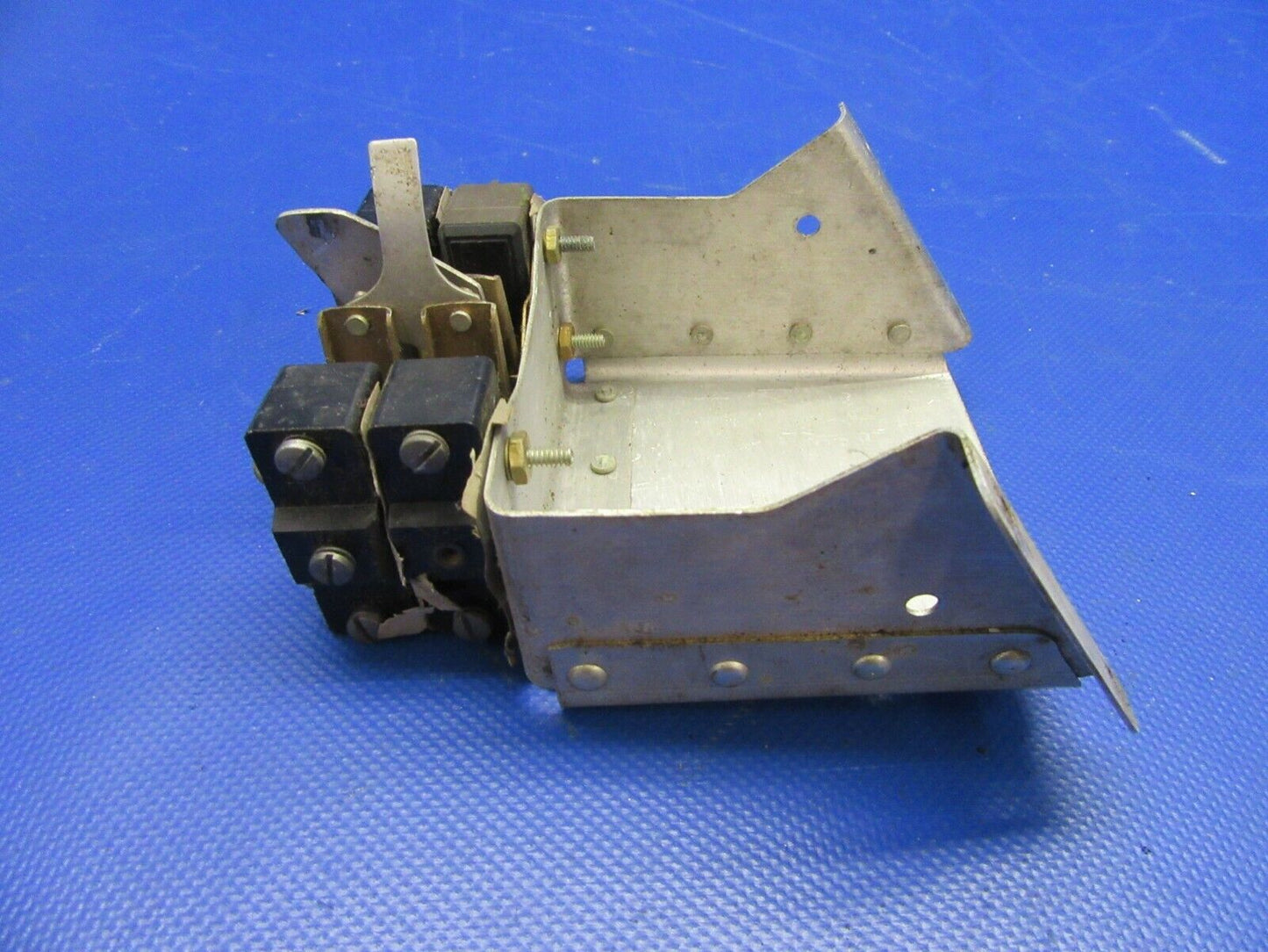 Beech 95-B55 Baron Landing Gear Limit Switch P/N 95-364011 (0621-674)