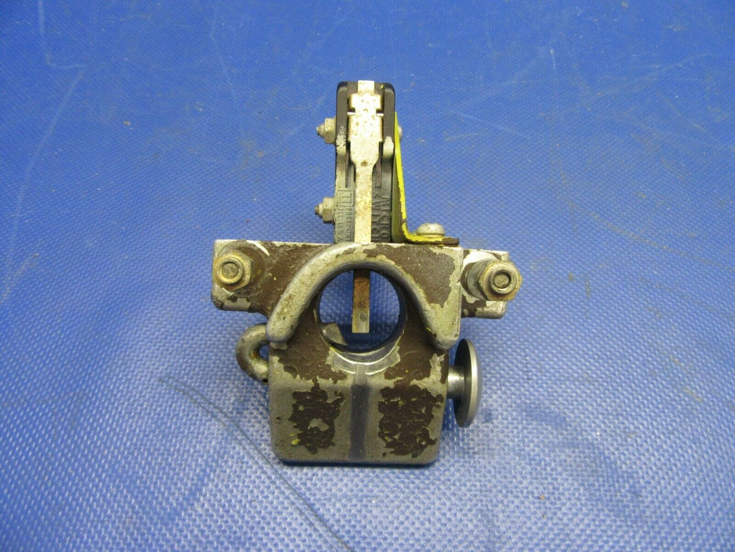 Mooney M20 / M20G Gear Lock Door w/ Knob & Switch P/N 560046-501 (0921-479)