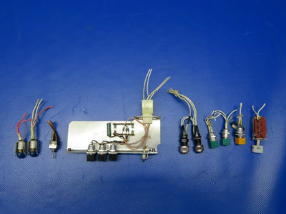 Piper PA-32R-300 Lance Annunciator & Press to Test Lights 1 LOT (0121-306)