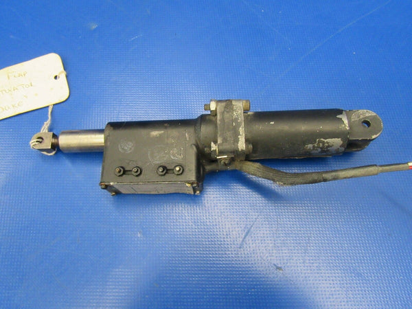 Beech 60 / Beechcraft Duke - Cowl Flap Actuator 28V P/N 60-389027 (0717-99)