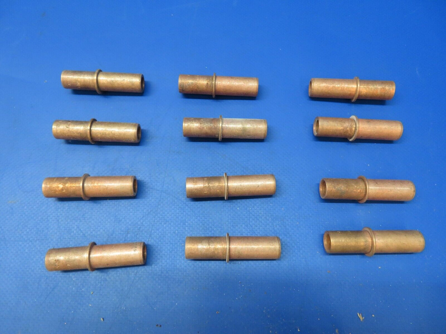 Continental Valve Guides P/N SA639282 LOT OF 12 NOS (1222-319)