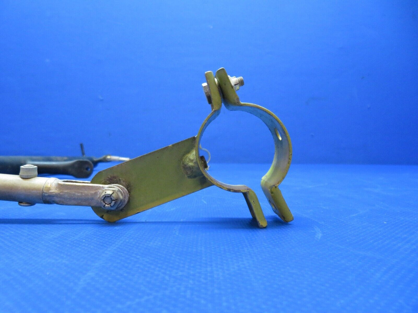 Grumman Yankee Trainer AA-1B Flap Torque Tube Assy w/ Link 604057-501 (0224-107)