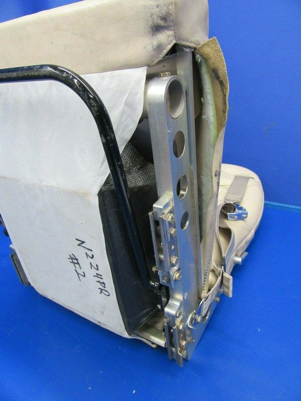 Cirrus SR-22 Pilot Seat & Shoulder Harness P/N 13231-404 (1119-101)