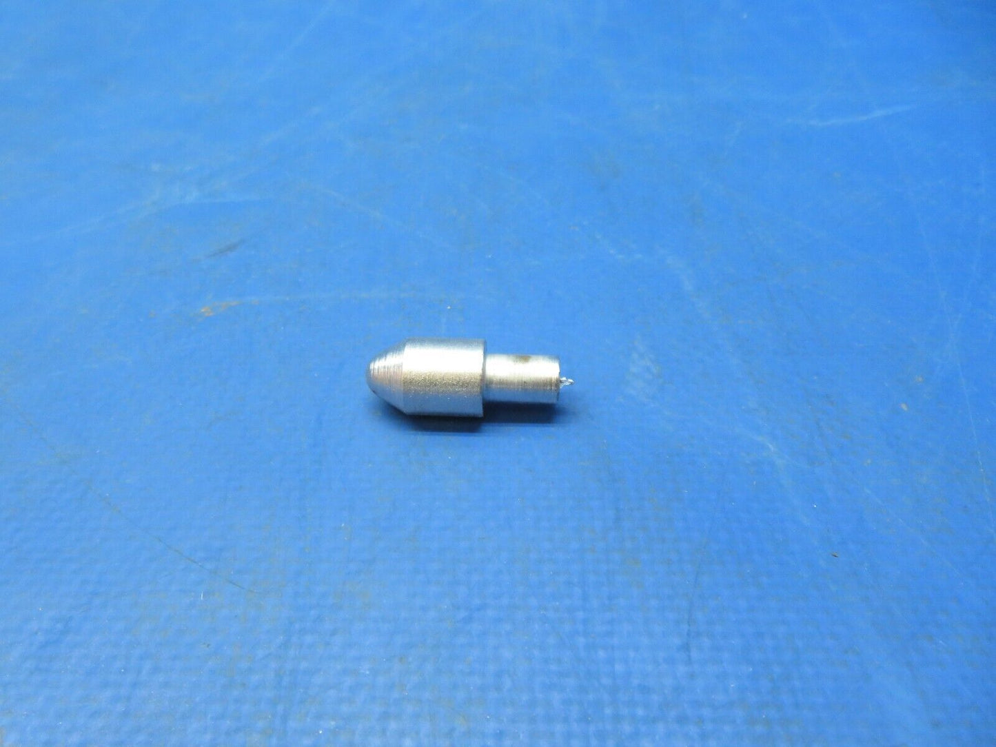 Cessna Stop Assy P/N 0710624-4 NOS (1023-220)