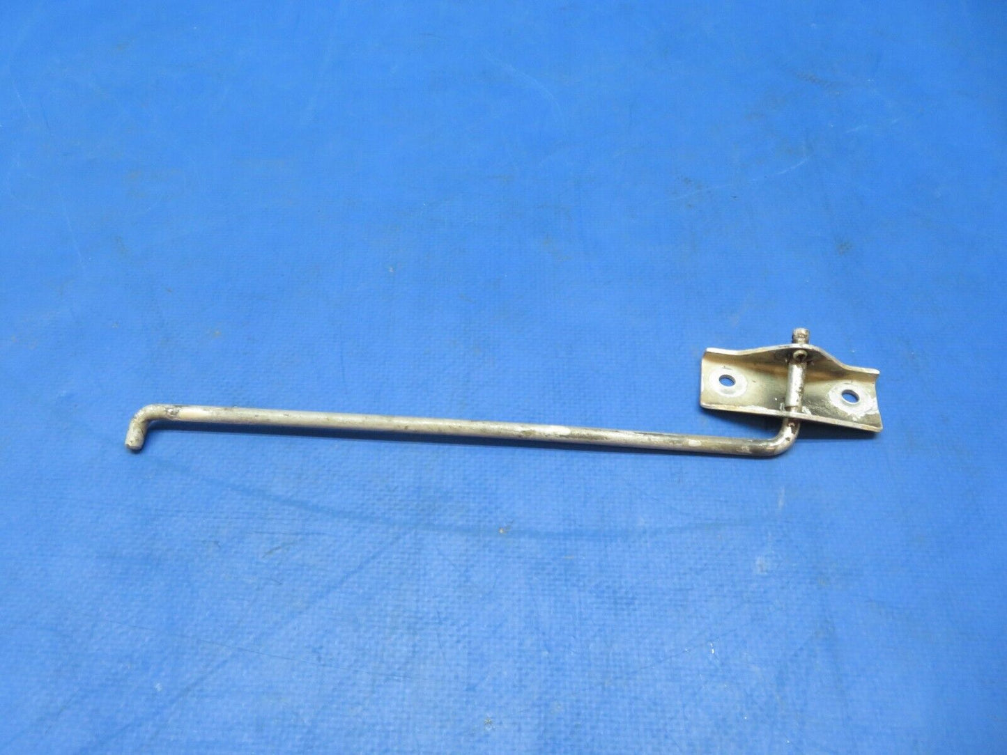 Cessna 310 / 310I Nacelle Door Stay Rod Bracket P/N 0851806-5 (1023-178)