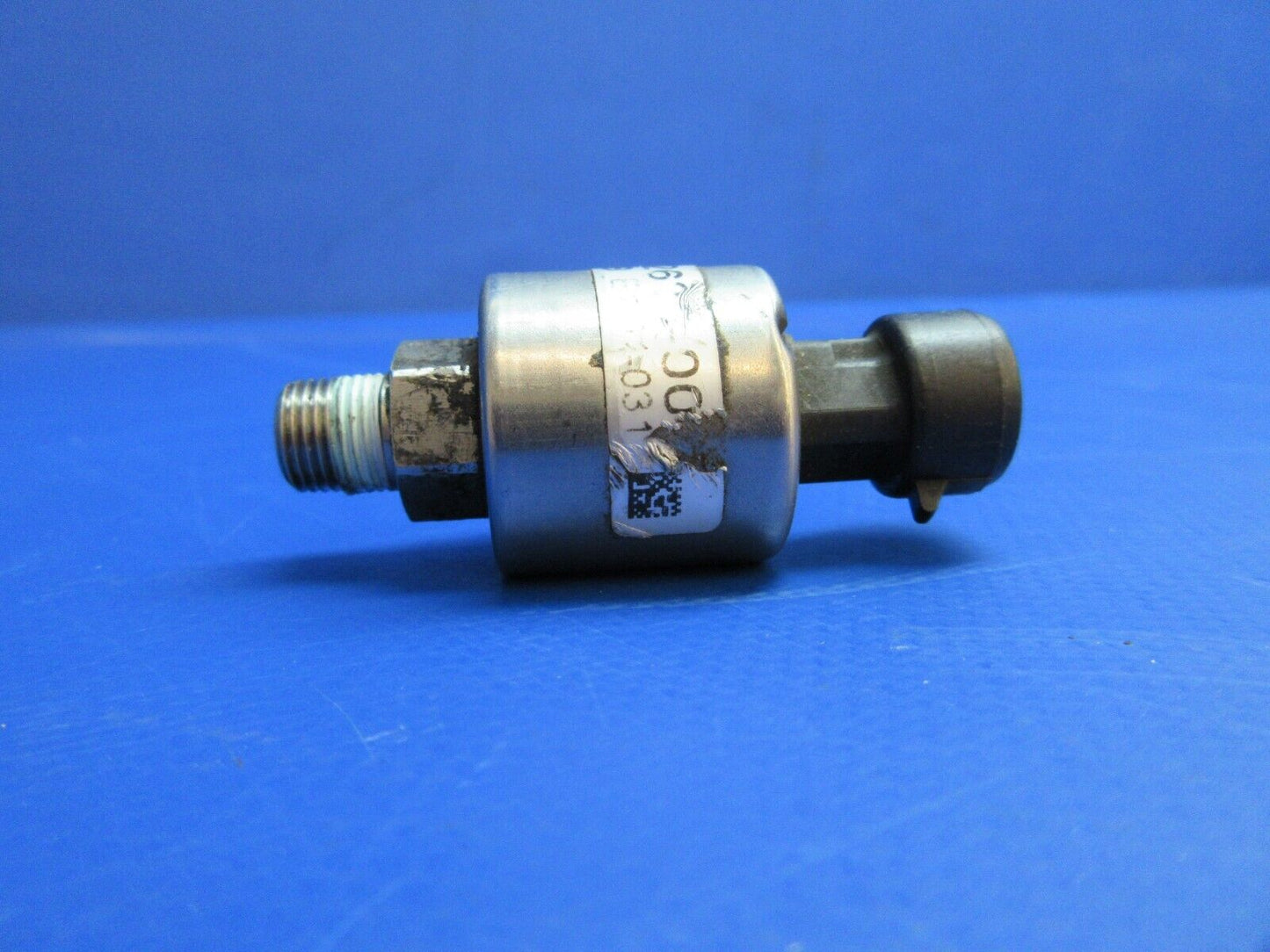 Cirrus SR-22 Oil Pressure Transducer P/N 12635-00 (1023-776)
