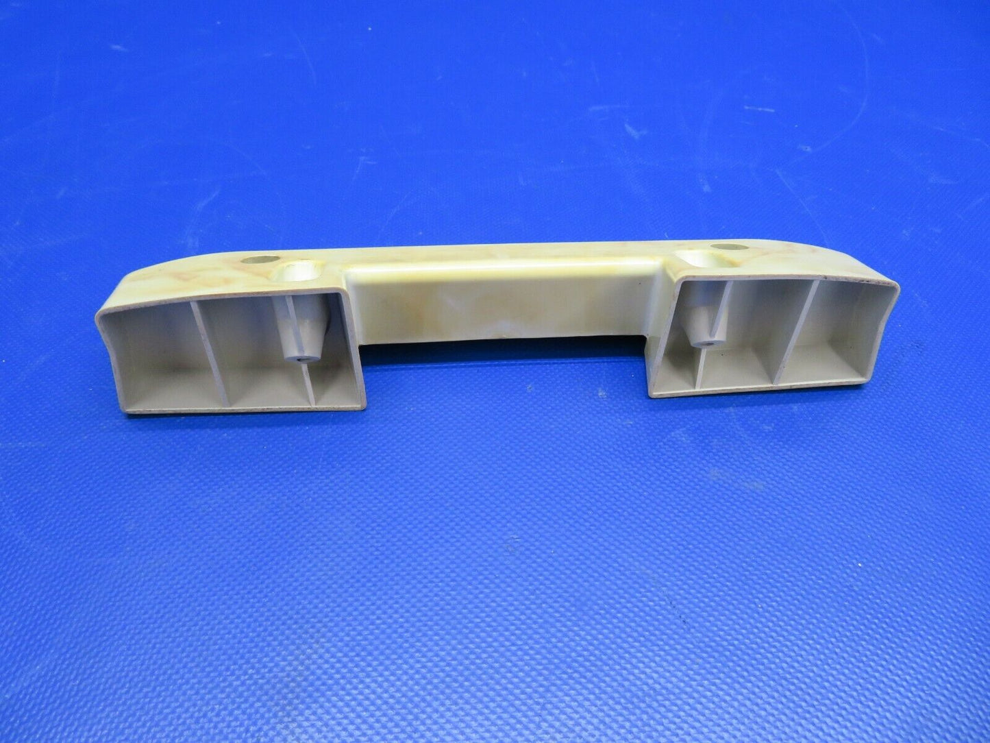 1964 Cessna 172F / 172 Arm Rest P/N 1414082-14 (0221-130)