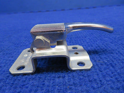 Piper Door Handle P/N 464-046 NOS (0822-572)