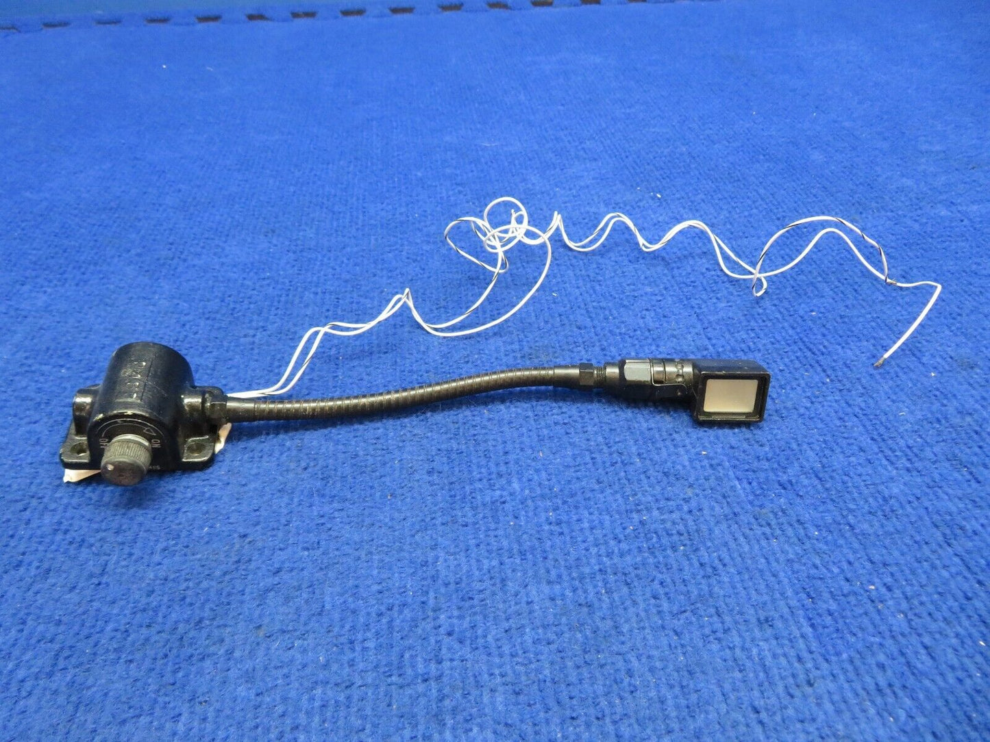 Grimes 28 Volt Cockpit Light P/N 36170-3R-1495 NOS (0822-507)
