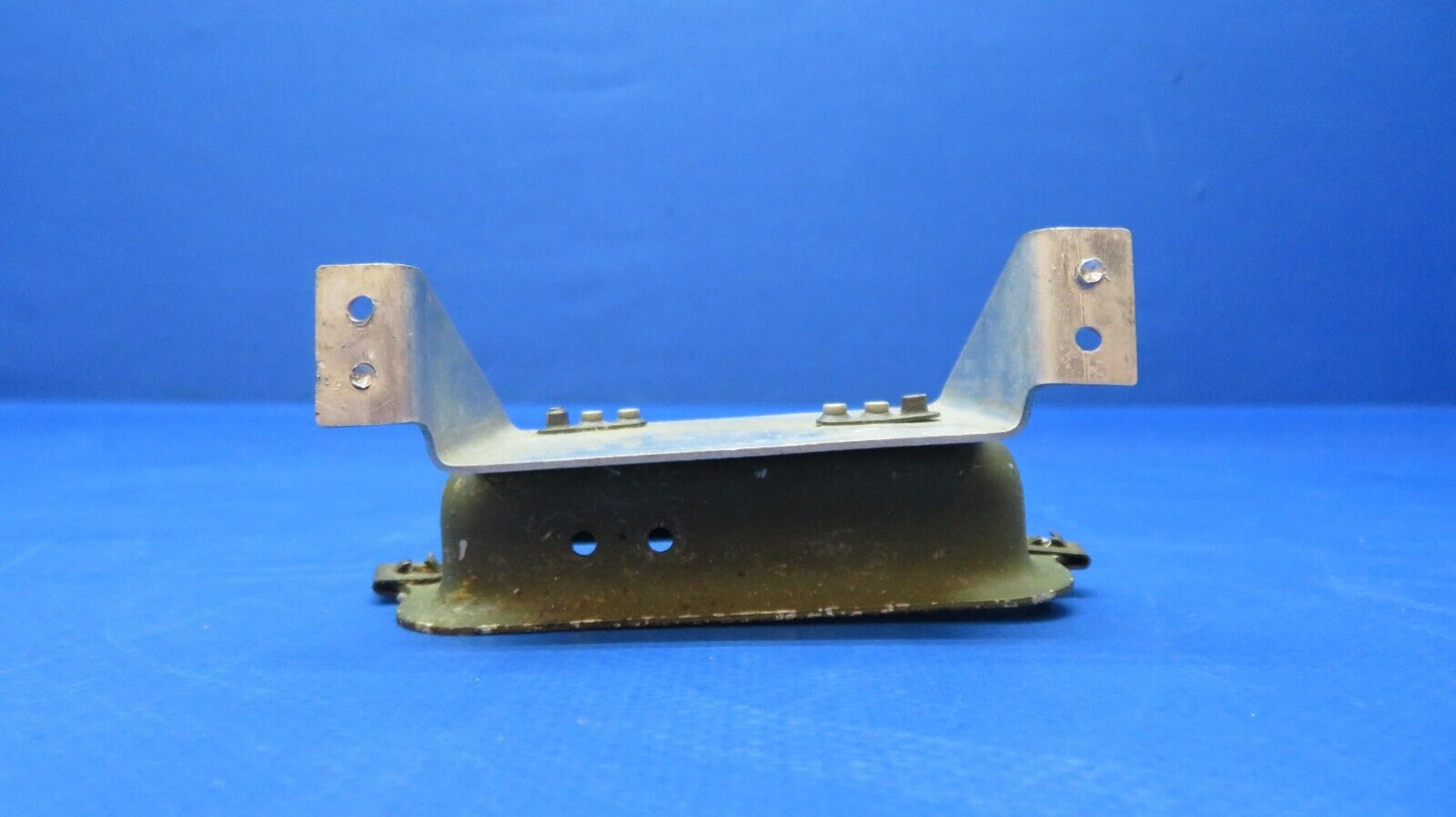 Cessna 210 Reflector Courtesy Light w/ Bracket P/N 0413140-5 (0523-286)