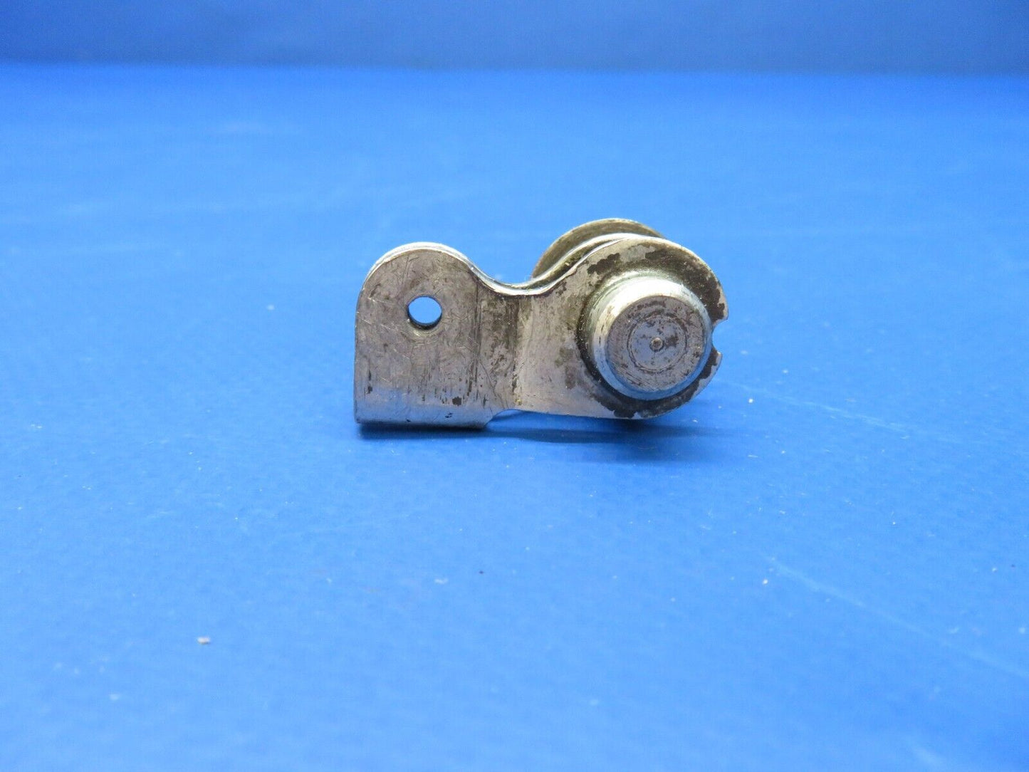 Cessna 172 / 172E Cabin Door Handle Shaft RH P/N 0511227-6 (0223-599)