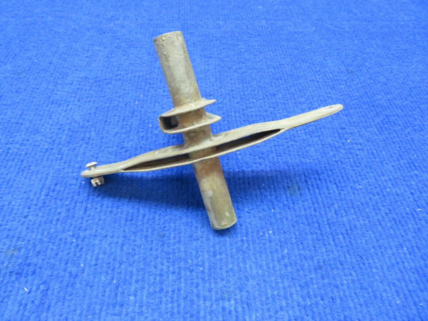 Cessna 182 / 182D Bellcrank Assy LH Flap P/N 0523535 (0722-445)