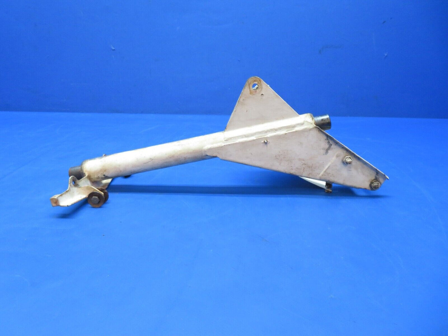 Cessna 188B AGpickup Torque Tube Assy P/N 1660403-2 (0723-579)