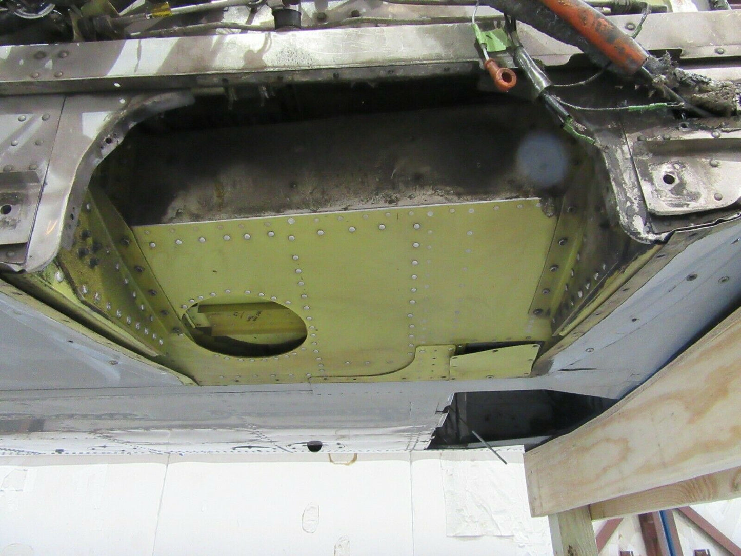 Beech Baron 58P RH Wing Assembly P/N 102-10010-602 (0620-214)