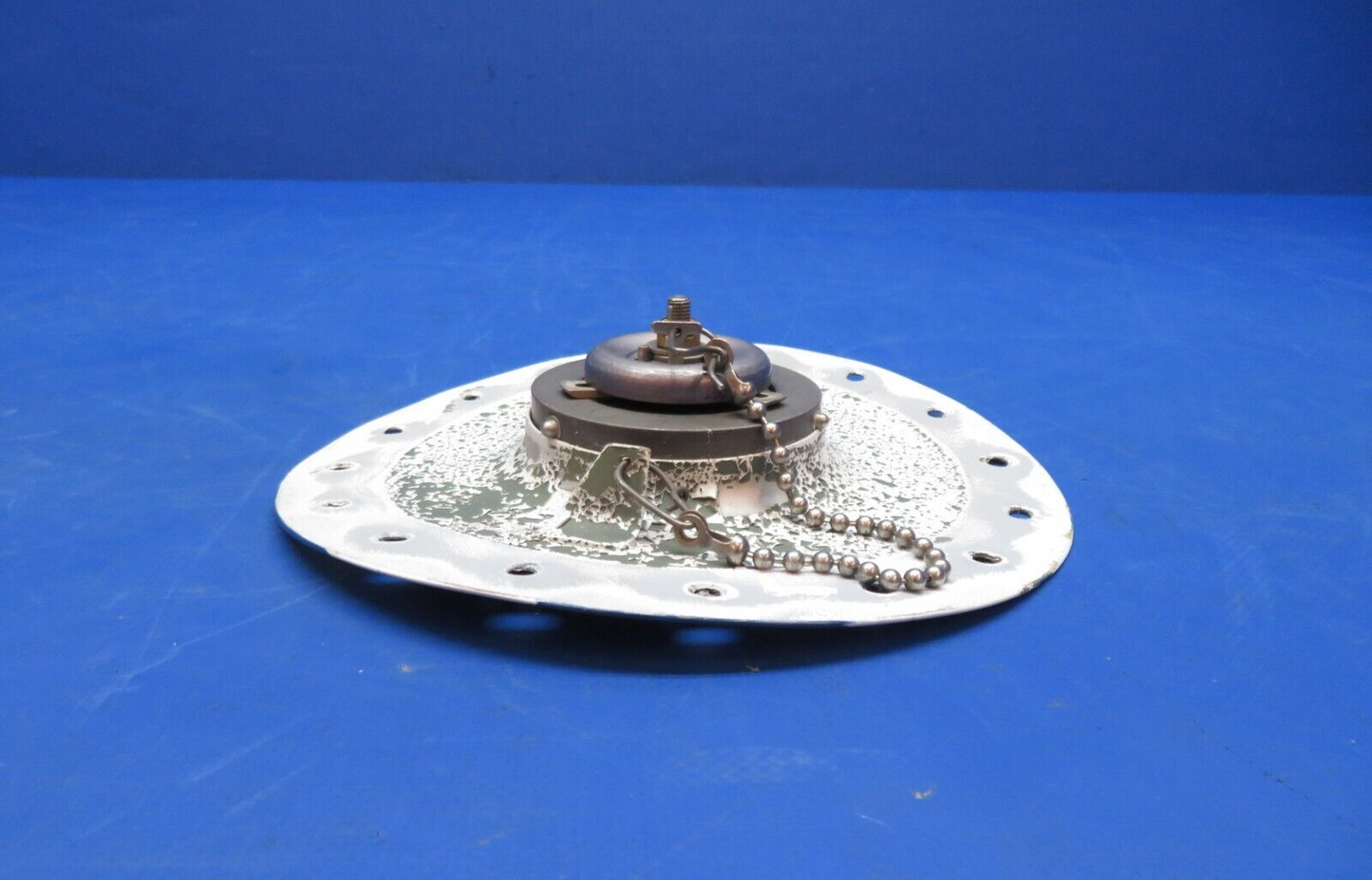 Cessna 310 / 310Q Tip Tank Fuel Cap & Adapter Assy P/N 0823410-9 (0823-772)