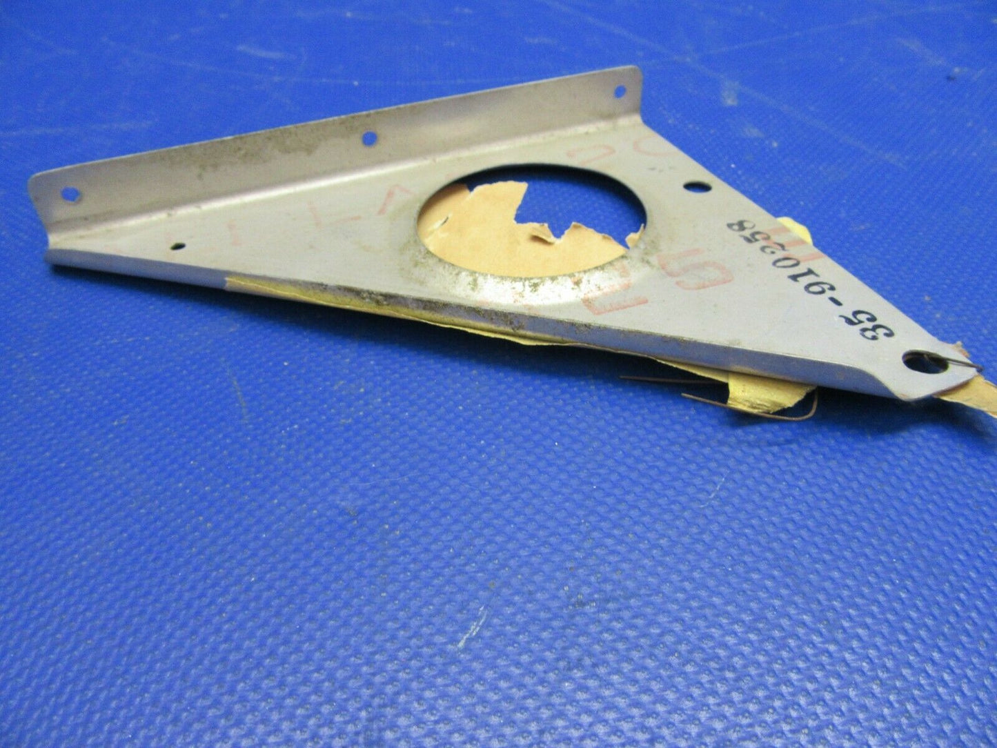 Beech "E-Series" Bonanza Baffle Support Bracket RH Rear 35-910258 NOS (1021-231)