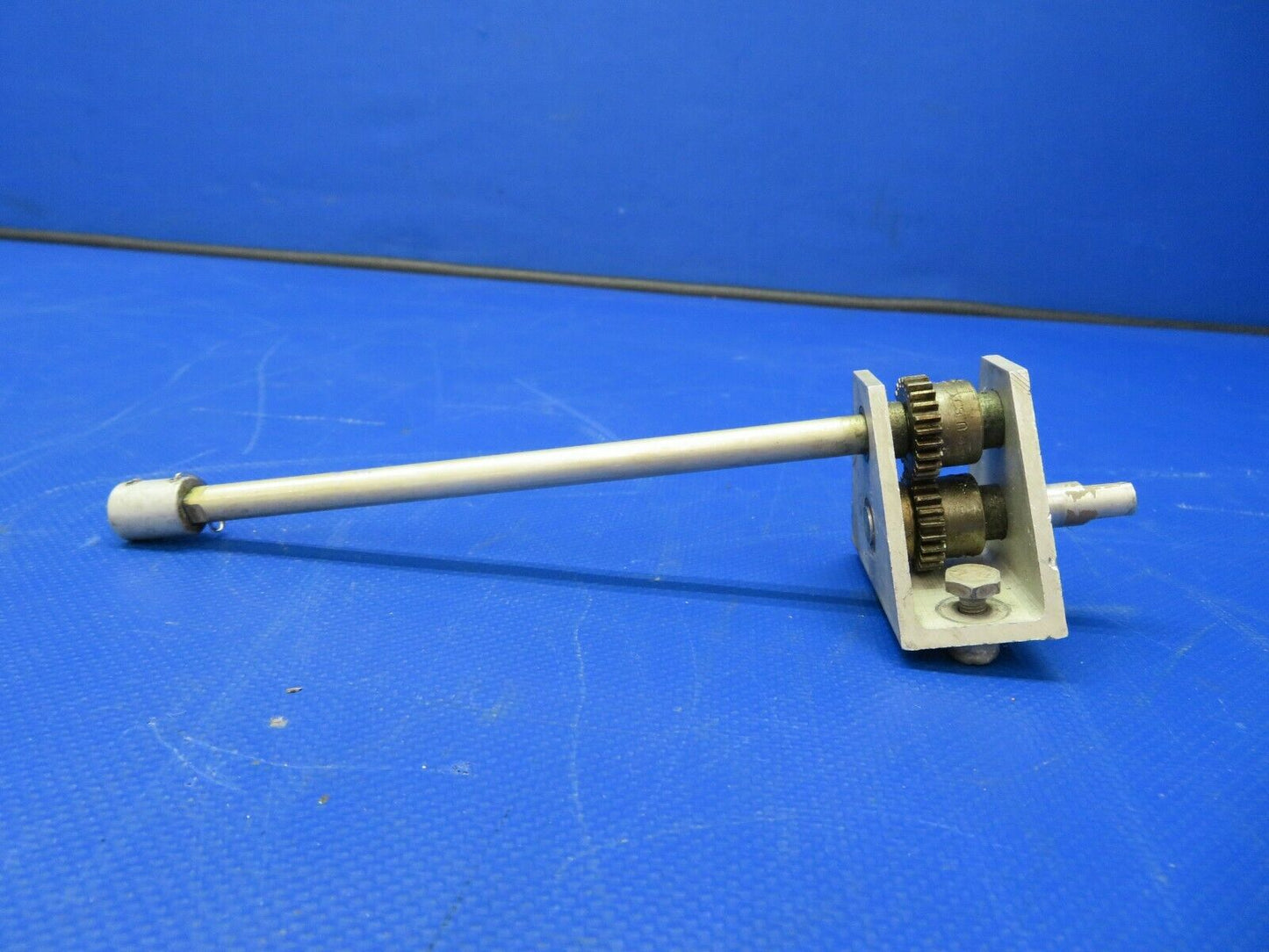1956 Cessna 182 Fuel Selector Valve Shaft P/N 0716635-1 (0721-797)