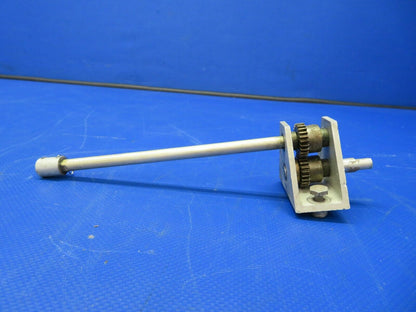 1956 Cessna 182 Fuel Selector Valve Shaft P/N 0716635-1 (0721-797)