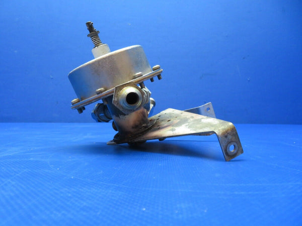 Cessna 401 / 401A RH Fuel Selector Valve Assy P/N 1H13-14 (0124-149)