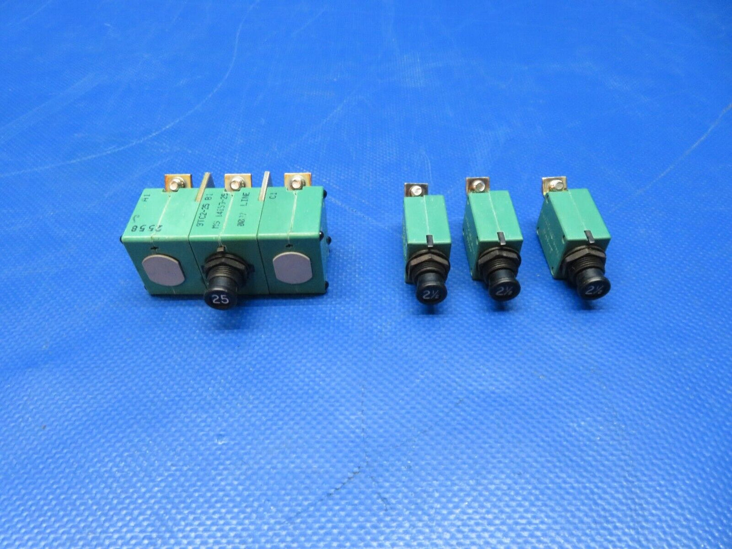 Klixon 25 amp & 2.5 amp Circuit Breaker P/N 9TC-25 LOT OF 4 (0224-195)