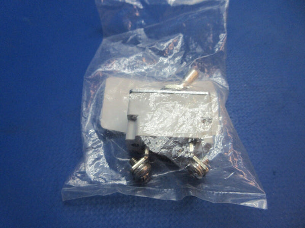 Klixon Circuit Breaker Toggle Switch P/N 7270-5-25 NOS (0823-134)