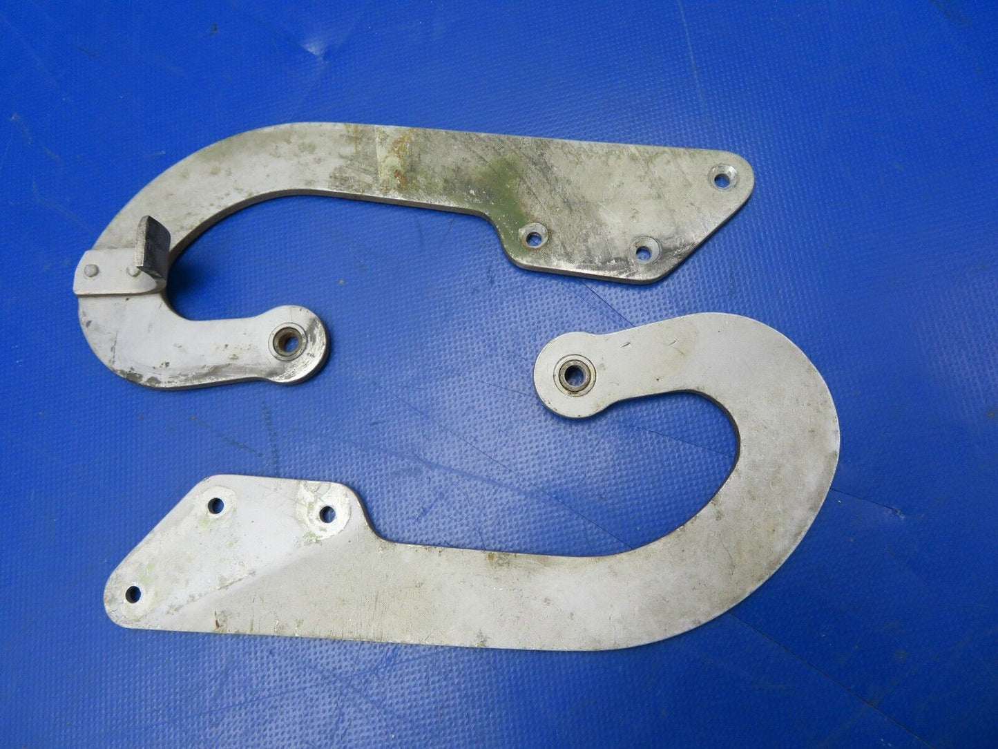 1964 Beech Baron 95-B55 Nose Door w/ Hinges, No Key P/N 95-410029-37 (0620-522)